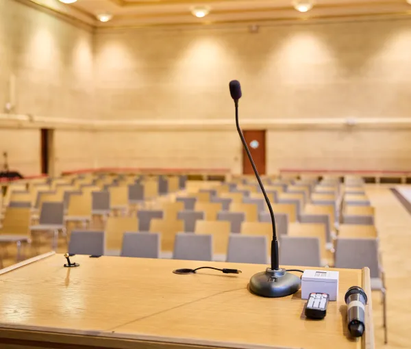 bristol city hall lacturn